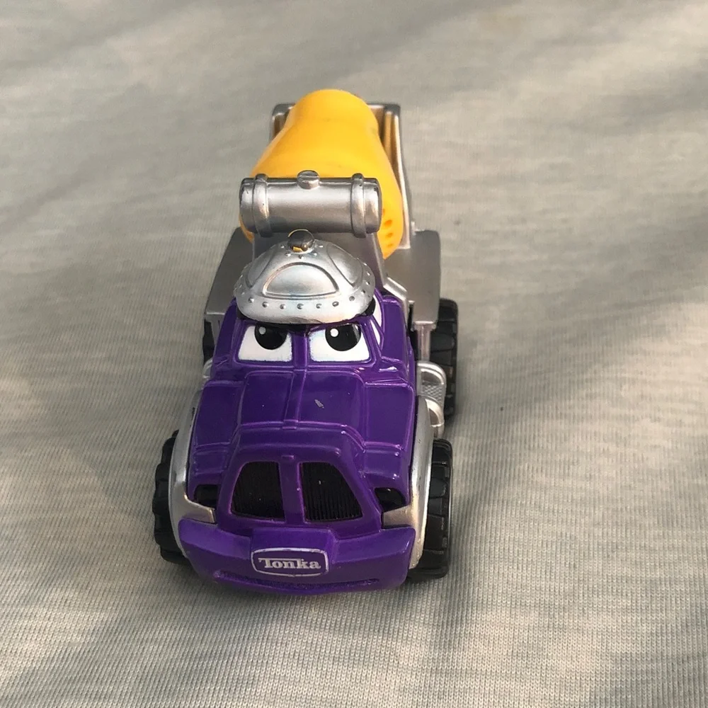 Tonka Toys Chuck the Cement Truck